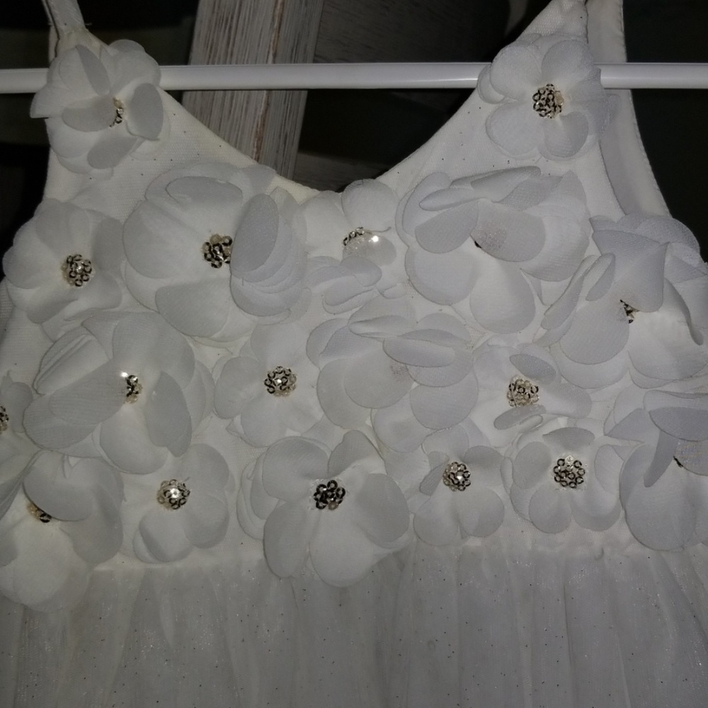 Toddler girl size 4-5 barely worn